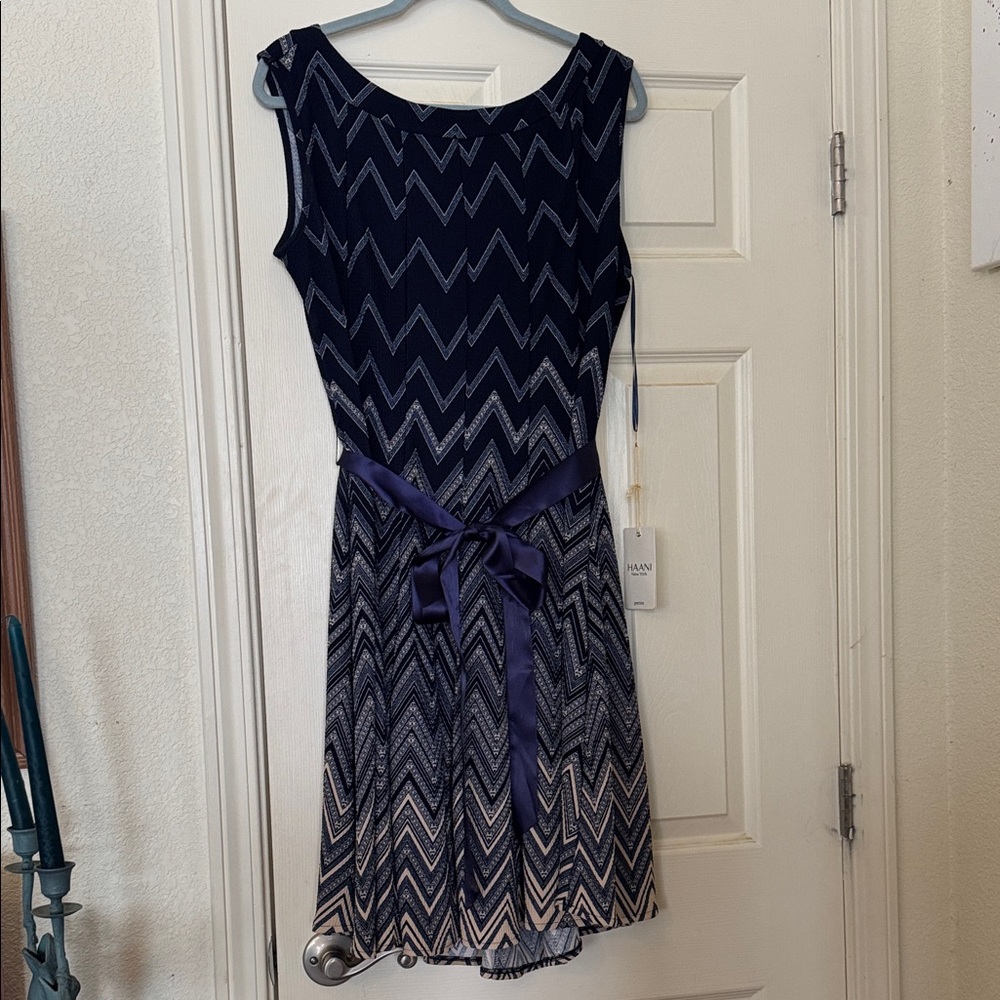 Haani Petite Navy and Cream Zigzag Midi Dress